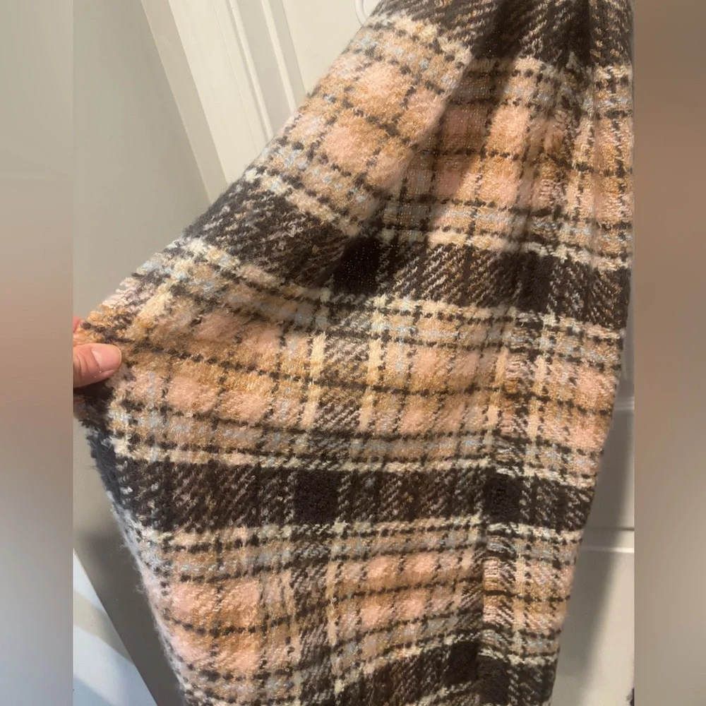 EMANUEL GERALDO Plaid Blanket Scarf in Brown, White, and Pink